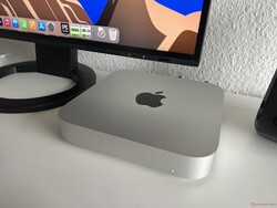 Review van de Apple Mac Mini M2. Geleverd door: