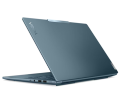 Lenovo Yoga Pro 9 RTX 5060 poorten aan de rechterkant. (Afbeeldingsbron: Globaldata)