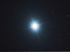 Een afbeelding van de ster Sirius in de ruimte. (Afbeeldingsbron: dom1706 - Pixabay)