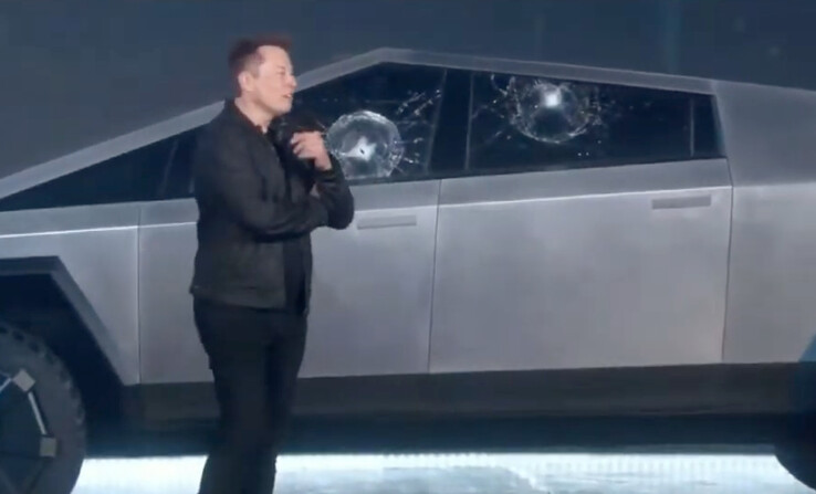 Elon Musk leek verrast door het verbrijzelde "gepantserde" glas van de Cybertruck (Afbeelding: Tesla)
