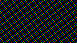 Het OLED-beeldscherm gebruikt een RGGB sub-pixelmatrix die uit één rode, één blauwe en twee groene LED's bestaat.