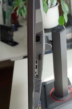 Aansluitingen - voeding voor de geïntegreerde voedingseenheid, HDMI 2.1, DisplayPort 1.4, USB-C met DP 1.4 en PD 15W