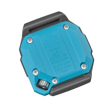 Achterzijde van de turquoise Casio Pro Trek PRJ-01AE-8, waarop het Pro Trek-logo te zien is