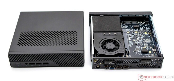 Minisforum MS-01 geopend