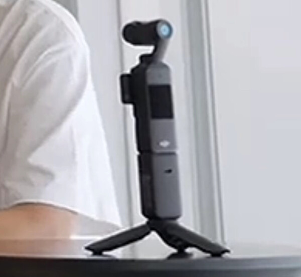 Een tweede afbeelding van allegdly waarop de DJI Osmo Pocket 4 te zien is, dook ook op in augustus. (Afbeeldingsbron: via Fixed Focus Digital)