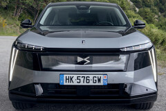 DS N°7 E-Tense: Deze nieuwe luxe BEV biedt een elektrisch bereik tot 460 mijl en een vierwielaandrijving met een vermogen van 345 hp
