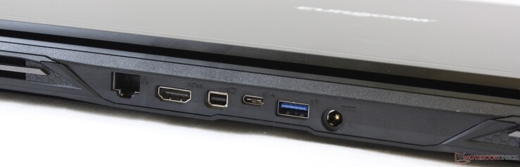 Achterkant: Gigabit RJ-45, HDMI 2.0, mDP 1.3, USB 3.0 Type-C, USB 3.0 Type-A, stroomadapter