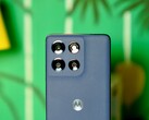 De Motorola Moto G86 Power heeft een enorme batterij en een zeer helder scherm. (Afbeeldingsbron: Notebookcheck)