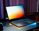 De Asus ROG Strix Scar 18 heeft een gigantisch 240Hz mini-LED-scherm (Afbeelding bron: Notebookcheck)