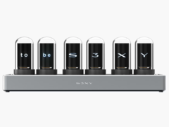 De Tesla S3xy Time Glow Clock heeft zes IPS-kleurenschermen. (Afbeeldingsbron: Tesla)