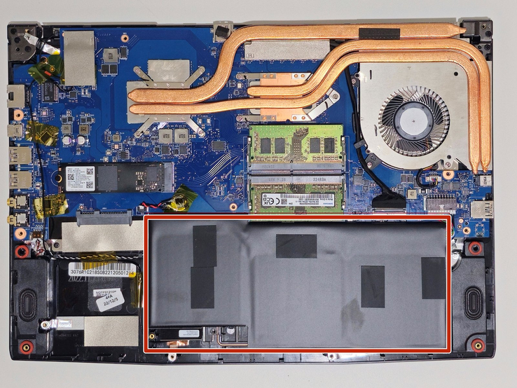 MSI GF63 12VE moederbord (Afbeelding bron: iFixit)