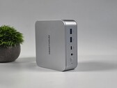 Minisforum M2 mini PC vooraanzicht poorten
