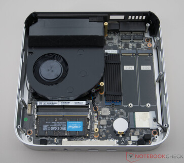 Minisforum AI X1 Pro met verwijderde voedingseenheid