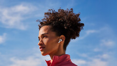 Apple AirPods met cameramodules zullen naar verluidt in 2026 in massaproductie worden genomen (bron: Apple)