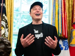 Elon Musk aan het woord in de Oval Office van het Witte Huis. (Afbeeldingsbron: ALLISON ROBBERT/AFP via Getty Images)