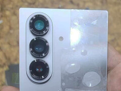 De Galaxy Z Fold7 lijkt ontwerpelementen te combineren van beide Galaxy Z Fold-smartphones die Samsung in 2024 heeft uitgebracht. (Afbeeldingsbron: Weibo)