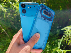 van Links: Nothing Phone (4b) en (4a)