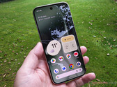 De Google Pixel 11-serie zal helderdere schermen krijgen. Afgebeeld: de voorkant van de Pixel 10 XL.