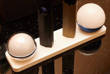 Volledige MCC-ondersteuning, zowel via dock ... (Afbeeldingsbron: Andreas Sebayang/Notebookcheck.com)