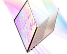 De MateBook 14 Core Edition 2026 wordt aangedreven door de Intel Core Ultra 5 325. Afgebeeld: een promorender waarop het slanke ontwerp van de laptop te zien is.