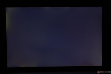 Matige ongelijkmatige achtergrondverlichting in de hoeken