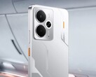 De Realme 14 5G heeft een op mecha geïnspireerd ontwerp met oranje kleuraccenten. (Afbeeldingsbron: Realme)