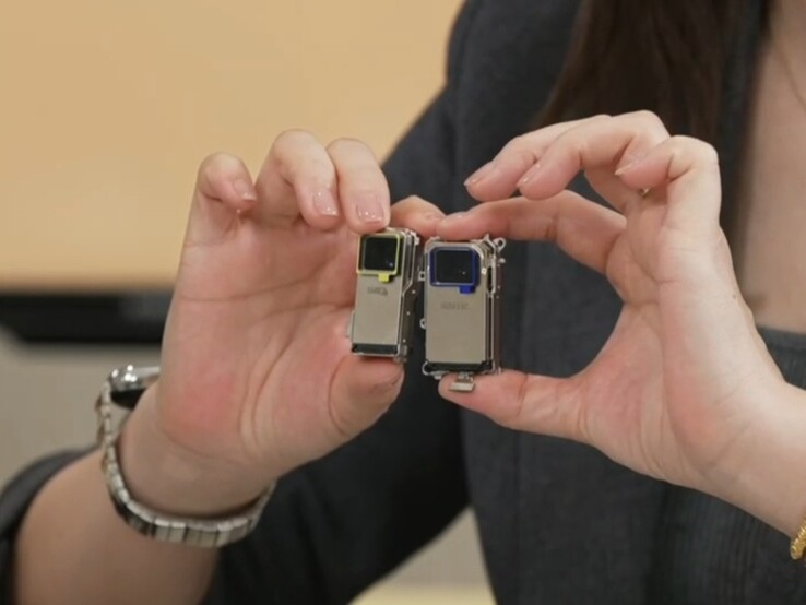 De telefotomodule van de Xiaomi 15 links, de grotere periscoop-telefoto van de Xiaomi 17 Ultra rechts (Afbeelding bron: Xiaomi)