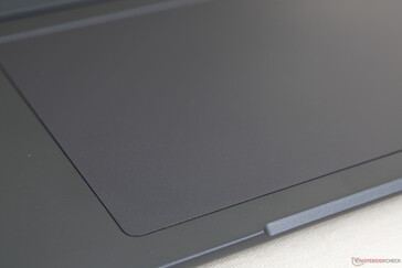 Groot clickpad met redelijk scherpe feedback wanneer erop gedrukt wordt