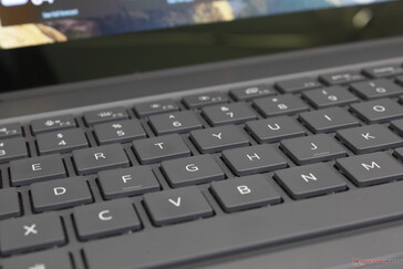 De toetsen voelen scherper en met meer feedback aan dan de toetsen op de Precision 5690