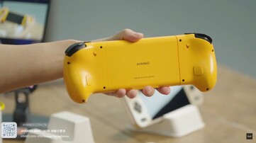 De Ayaneo telescopische controller heeft aanpasbare back-knoppen en verstelbare triggers. (Afbeeldingsbron: Ayaneo)