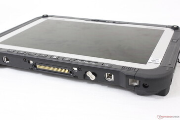 Tablet is aanzienlijk dikker en zwaarder dan de Toughbook FZ-A3