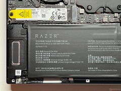 M.2-2280 SSD, batterij en luidsprekermodule