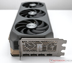 De RTX 5070 Ti Super wordt getipt om meer VRAM te lanceren dan de hier getoonde RTX 5070 Ti (bron: Notebookcheck)