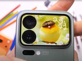 De Xiaomi 17 Pro en het secundaire scherm op de achterkant ondergaan een duurzaamheidstest (Foto bron: JerryRigEverything)