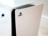 De PlayStation 5 Slim is misschien niet zo veel kleiner dan het huidige model, op de foto. (Afbeeldingsbron: Charles Sims)