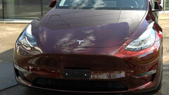 Giga Berlin Model Y in de nieuwe kleur Midnight Cherry Red (Foto: Vision E Drive/YT)