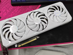 De Intel Arc B580 van MaxSun verbergt een interessante verrassing binnenin (bron: Bilibili)