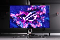 Asus heeft de RRP van de ROG Swift OLED PG32UCDM nog niet officieel bevestigd. (Afbeelding: Asus)