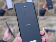 Het Sony Xperia prototype dat te koop is, heeft een dubbele camera en een geheugenconfiguratie van 6 GB/128 GB. (Afbeeldingsbron: OLX - bewerkt)