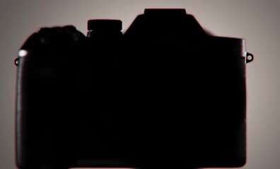 Het silhouet van de Sony RX10 V is heel anders ...