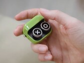 De Boox Tappy heeft klikkende knoppen en een oplaadbare batterij.