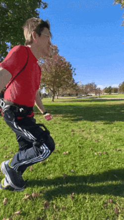 De Japanse Nanba-loopstijl verhoogt de X1-assistentie. (Afbeeldingsbron: Notebookcheck)