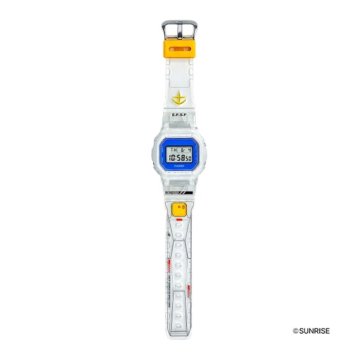Casio G-Shock x Mobile Suit Gundam DW-5600 weergegeven