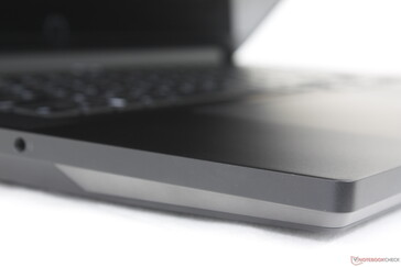 De basis bestaat voornamelijk uit aluminiumlegering
