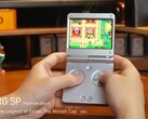 De Anbernic RG SP waarop een GBA-titel draait.