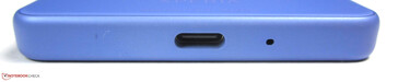 Onderkant: USB-C 2.0, microfoon