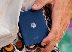 De Motorola Razr 60 wordt geleverd in nieuwe kleuren. Verder is er echter weinig veranderd ten opzichte van zijn voorganger. (Afbeeldingsbron: Motorola)