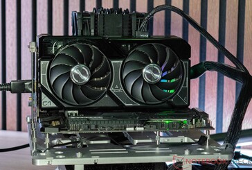 De ASUS Dual GeForce RTX 4060 Ti OC tijdens de geluidsemissietest