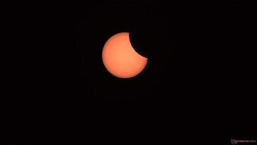 Gedeeltelijke zonsverduistering in astromodus met astrofilter (Beeldbron: Marc Zander / Notebookcheck)