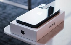 Apple updates kan installeren zonder een iPhone uit te hoeven pakken. (Afbeelding: Dennis Cortés)